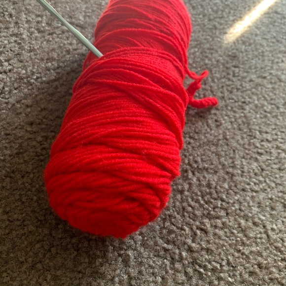 Susan Bates Crotchet  Needle!  with red Yarn! - Picture 3 of 10